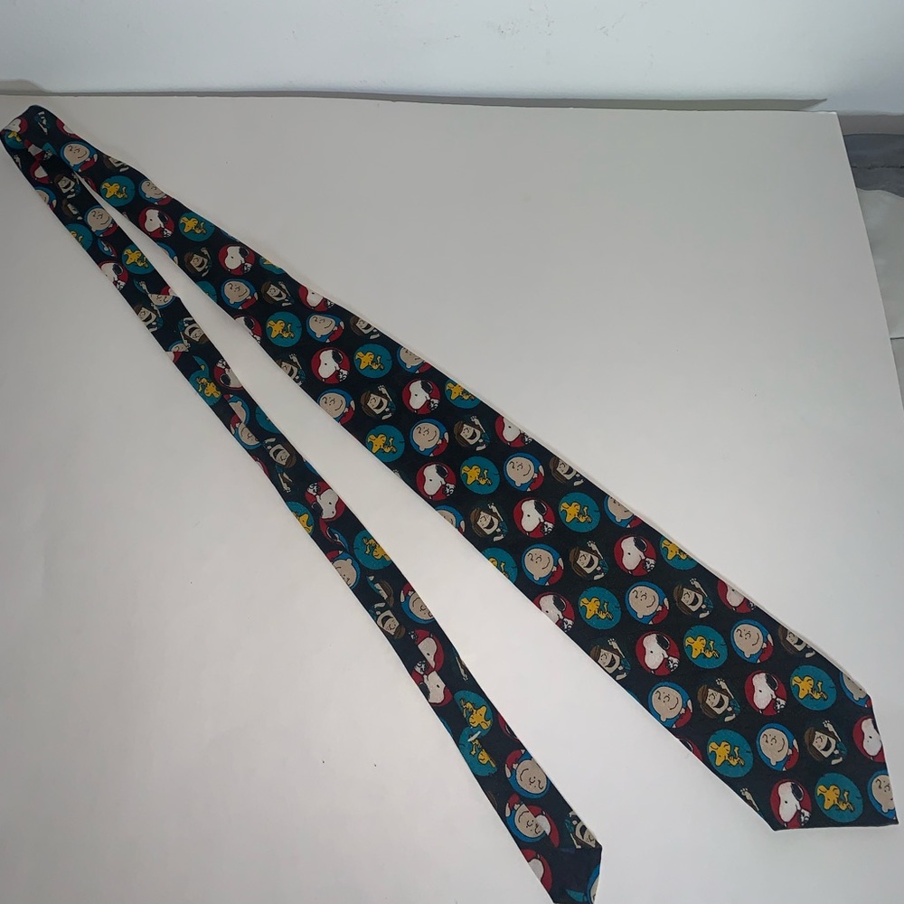 Snoopy Peanuts Charlie Brown & Gang Neck Tie Circle Of Friends (RF530)